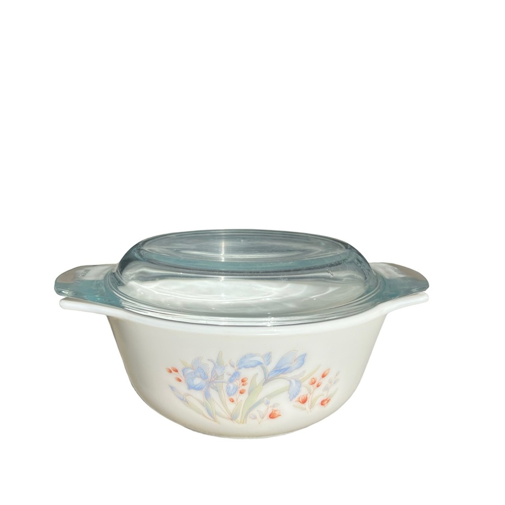 Vintage Pyrex England BLUE IRIS Motif White Covered Casserole Dish Clear Lid 6in